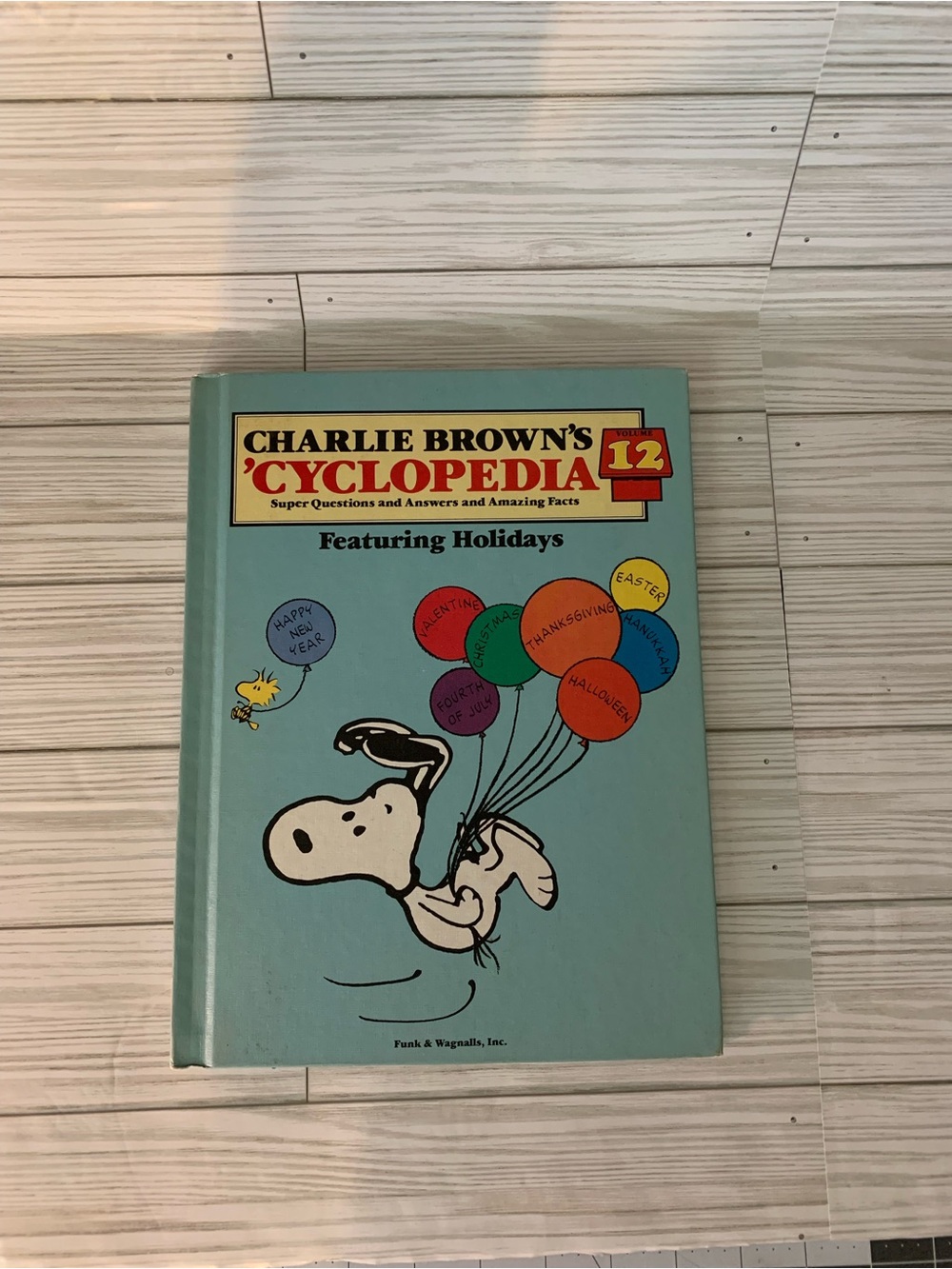 Vintage CHARLIE Brown’s Cyclopedia Featuring Holidays - Blue Hardcover